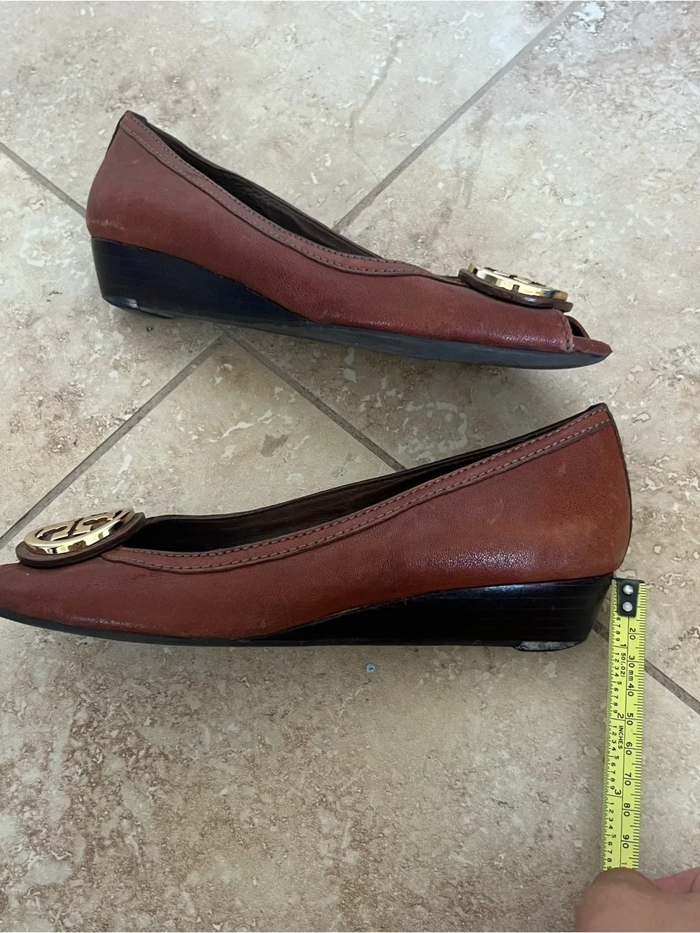 Tory Burch Women's Brown Leather Peep-Toe Carol Wedges 6M